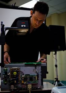 Warren Daly - calibrating the LCD Warren Daly calibrating the LCD on an over head projector