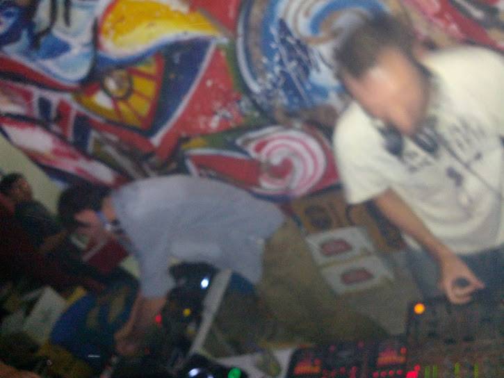 Wes T versus Chris Bradbury @ Meta House, Phnom Penh